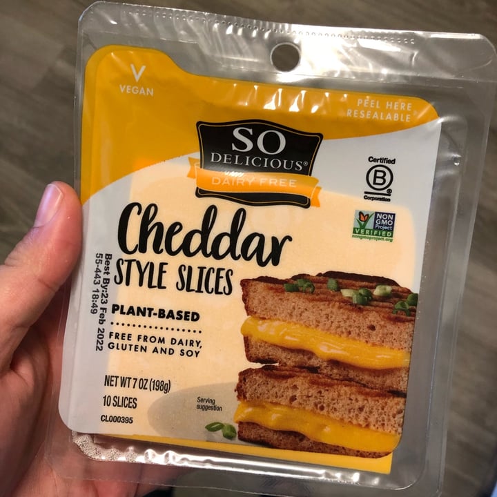 photo of So Delicious Dairy Free Cheddar Style Slices shared by @valeskafreire on  23 Dec 2021 - review