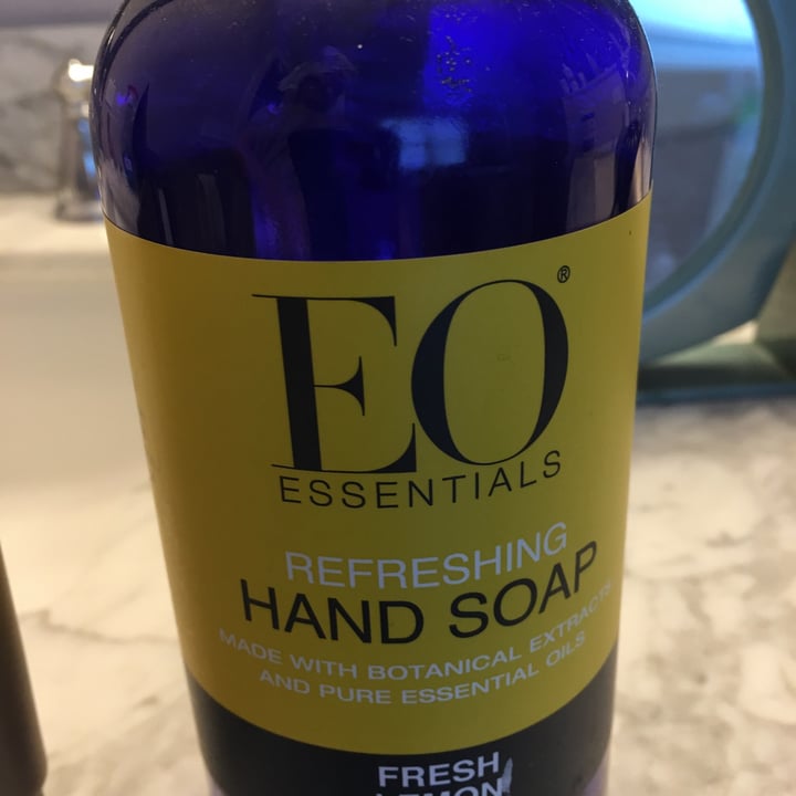 photo of EO Essential Oils Refreshing hand wash shared by @sdigiacomo on  05 Nov 2020 - review