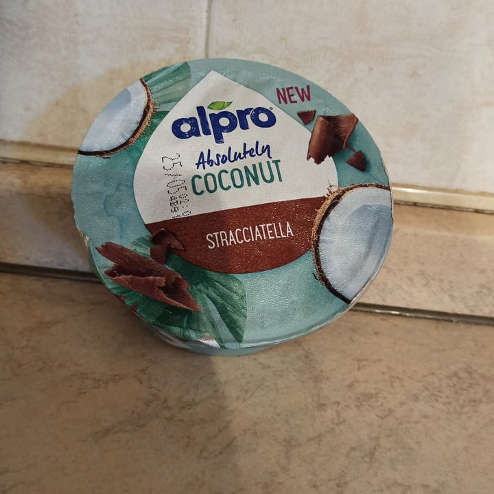 photo of Alpro Absolutely Coconut Stracciatella shared by @matildeagatha on  08 May 2022 - review