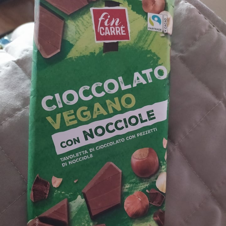 review photo of Fin Carré Cioccolato vegano con nocciole shared by @lucechiara75 on 10 Apr 2022 - review