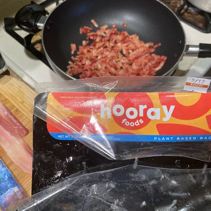 review photo of Hooray Foods Plant-based Bacon shared by @howaboutyes on 27 Apr 2022 - review