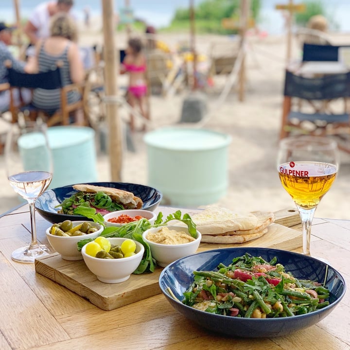 review photo of Strandvier Chickpea Salad shared by @squeezemytofu on 11 Aug 2020 - review