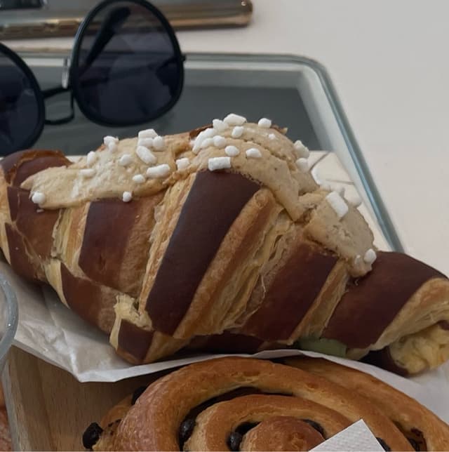 Photo of the dish “Cornetto bicolor con zuccherini”