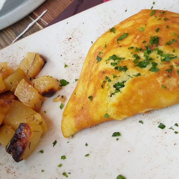 photo of Rifugio Romano Vegan omelette di ceci shared by @euphorian on  06 Apr 2022 - review