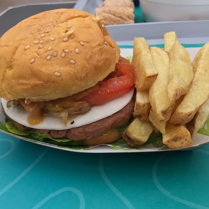 photo of Green & Company Vegan Burger shared by @juanalopez on  10 Mar 2022 - review