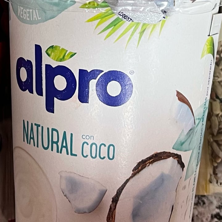 photo of Alpro Natural Con Coco Yogurt shared by @lilivera on  04 Jun 2022 - review