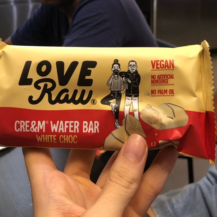 review photo of LoveRaw Cre&m Wafer Bar White Choc shared by @belleeats on 04 May 2022 - review