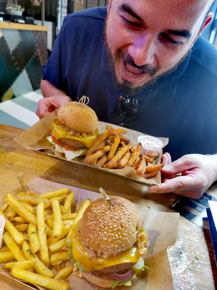 photo of Mad Mad Vegan Beyond burger shared by @yolivegan on  26 Jul 2019 - review