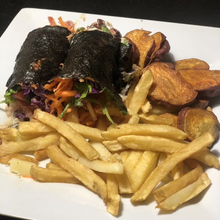 review photo of Green Factory Nori Roll shared by @lelusol on 30 Aug 2020 - review