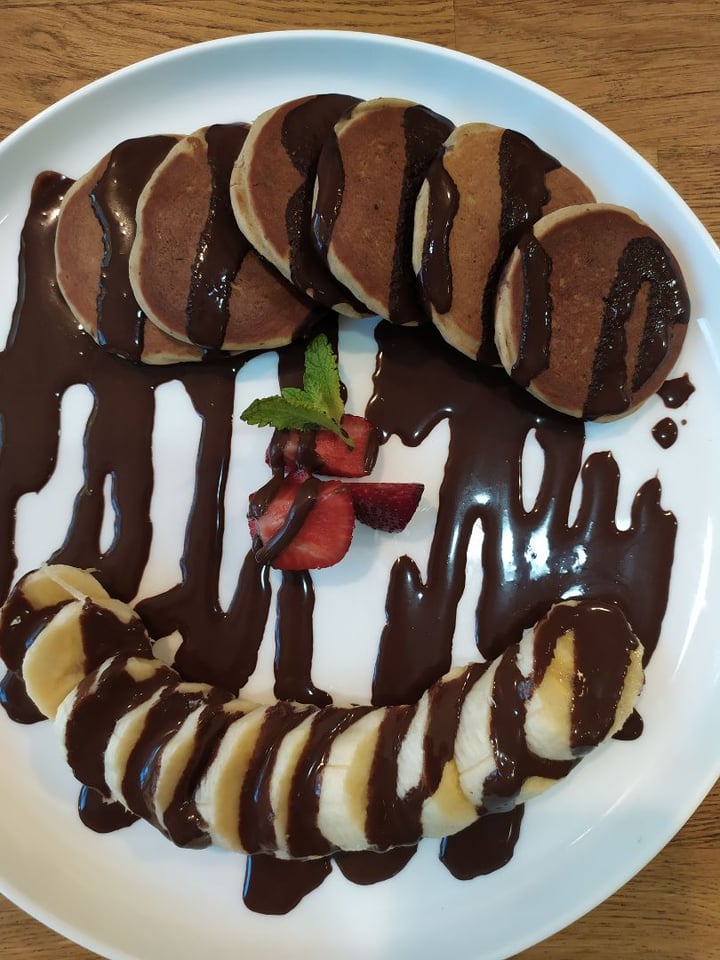 photo of Equilibrium Cafè Brvnch&Coffee Pancakes con chocolate y plátano shared by @micoylala on  04 Dec 2019 - review