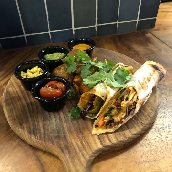 review photo of Genius Central Singapore Mexican Vegan Fajitas Wrap shared by @sophiagoh on 12 May 2021 - review