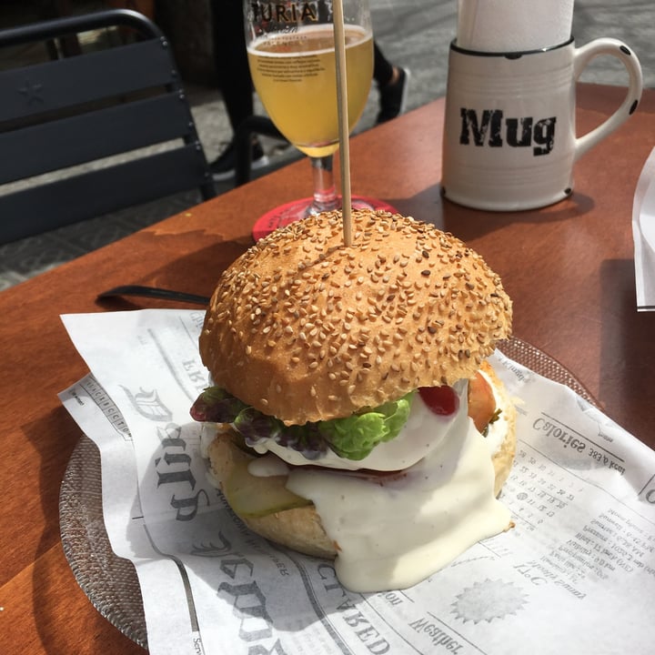 photo of LA GOLOSA VEGAN VURGER Hamburguesa No-Chis shared by @beardandjays on  11 Apr 2021 - review