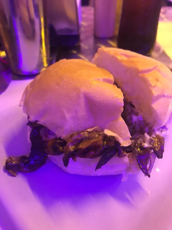 photo of Elektra Punk & Food Pulled Mushroom Sandwich shared by @helenafox333 on  22 Aug 2019 - review