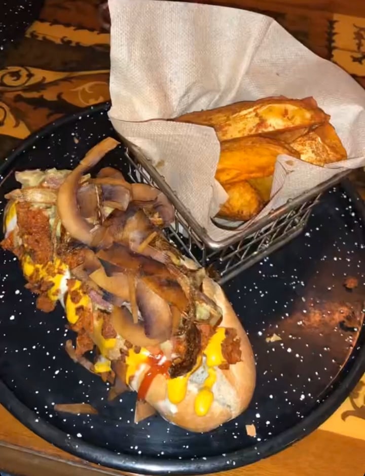 photo of u.to.pi.a Hotdog mexicano shared by @jou269 on  26 Mar 2020 - review