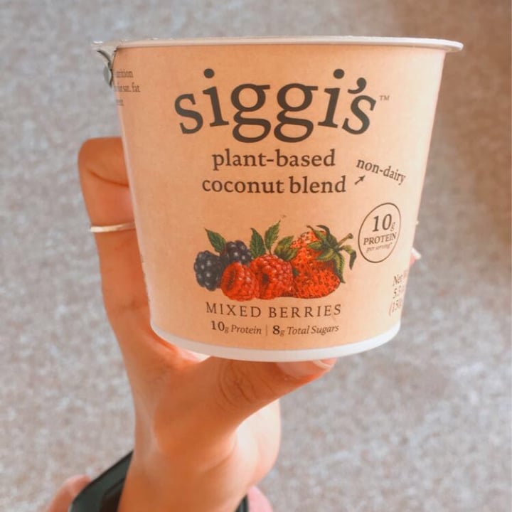 photo of siggi’s Mixed berries shared by @crazymoni5 on  16 Dec 2020 - review