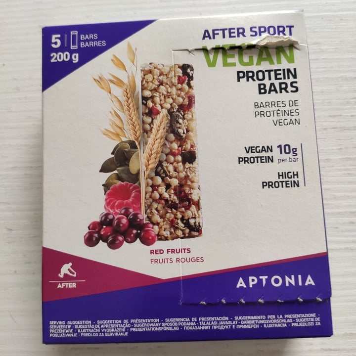 photo of Aptonia Protein bar with red fruits shared by @michiyoga on  08 Aug 2021 - review