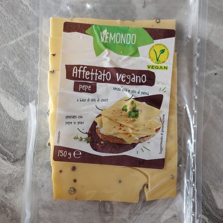photo of Vemondo Affettato Vegano Pepe shared by @violab on  13 Mar 2022 - review