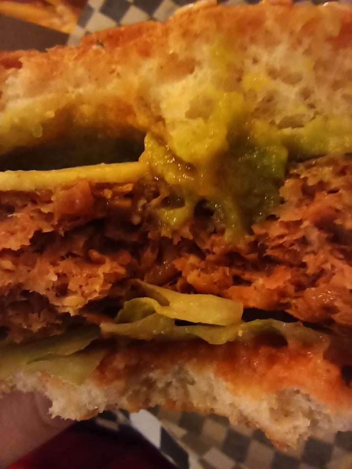 photo of THUNDER VEGAN FOOD Hot Burger “Pollo” shared by @veggienning on  13 Feb 2020 - review