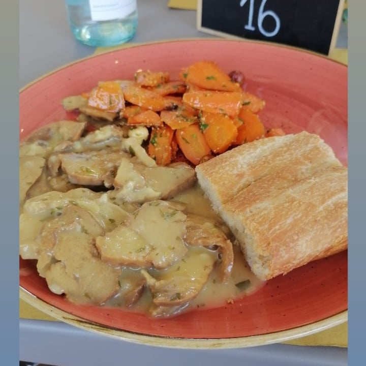 photo of BioEssere Café&Bistrot veg & vegan Piatto misto shared by @arly99 on  13 Sep 2021 - review