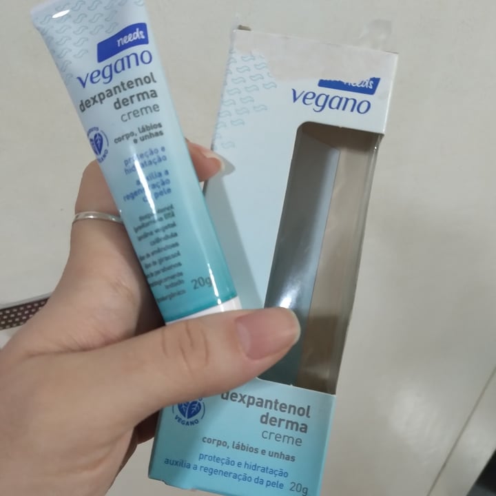 photo of Needs dexpantenol derma creme corpo,lábios e unhas shared by @leticiariibeiro on  10 May 2022 - review