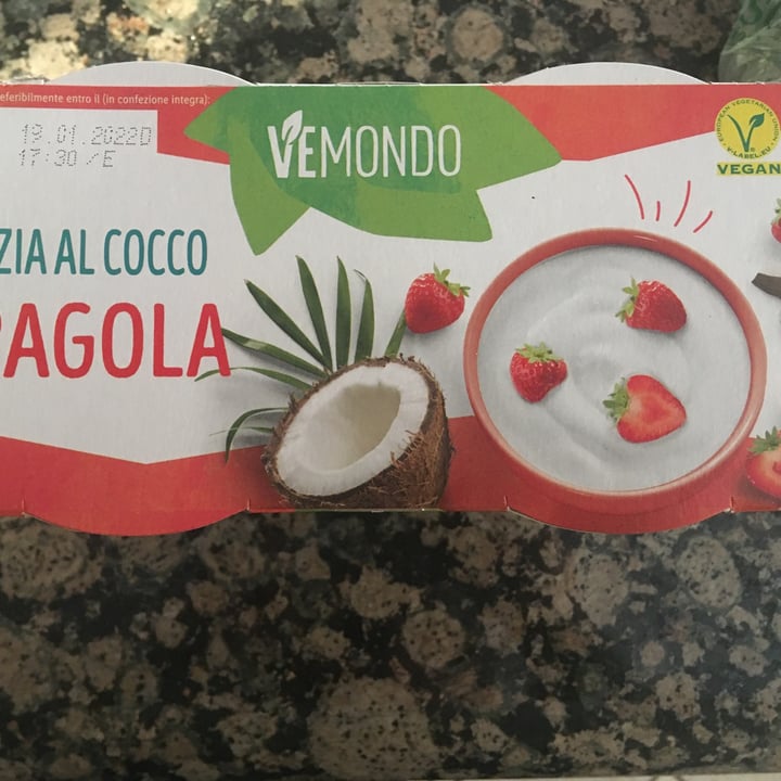photo of Vemondo Vemondo Strawberry yogurt shared by @grevegsnow on  09 Jan 2022 - review
