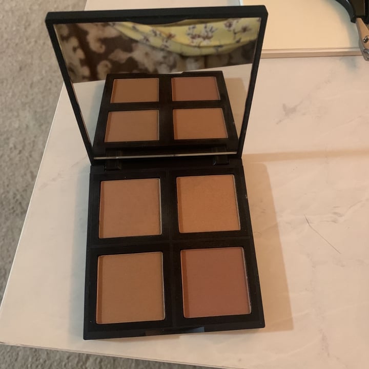 review photo of e.l.f. Cosmetics Bronzer palette shared by @johannaskytt on 03 Jul 2020 - review