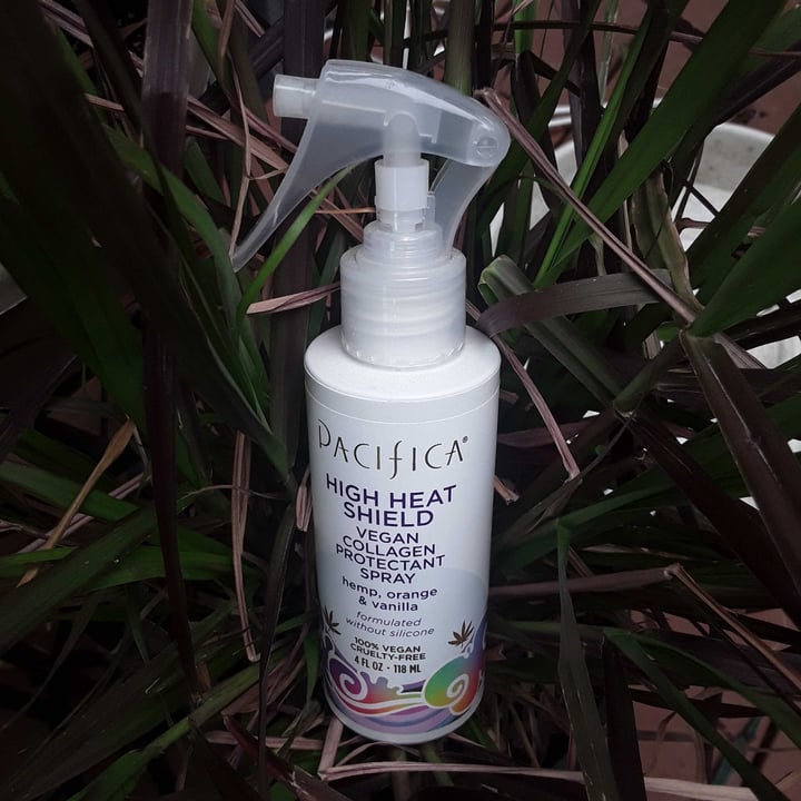 review photo of Pacifica High Heat Shield (Hemp, Orange & Vanilla) shared by @ohtobeahayes on 11 Jun 2021 - review