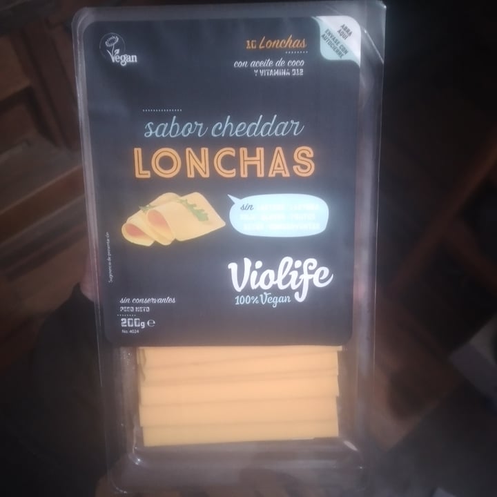 photo of Violife Lonchas sabor Cheddar shared by @alessa182 on  19 Jul 2021 - review