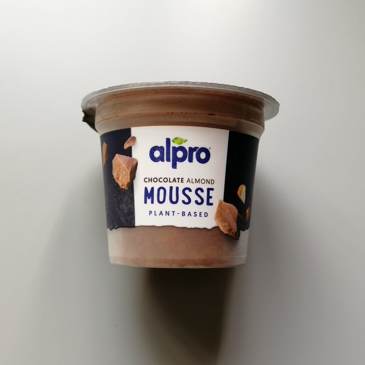photo of Alpro Mousse de Chocolate con Almendras shared by @luciaxc on  01 Apr 2021 - review