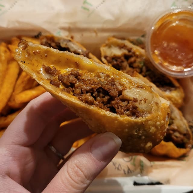 Foto del piatto “Philly Cheesestake Egg Rolls”