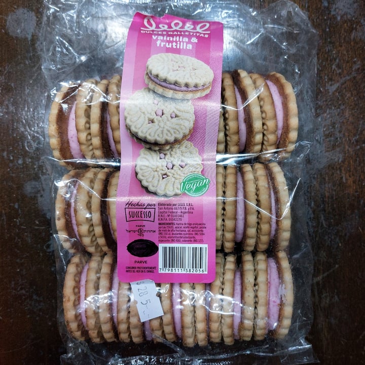 review photo of Successo Galletitas De Vainilla Rellenas De Frutilla shared by @yennie on 04 Jul 2022 - review