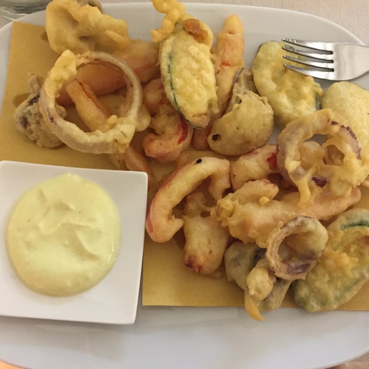 photo of Ristorante Gintilla Cagliari Tempura di verdure miste con mayo vegan shared by @giadapais on  15 Jul 2020 - review