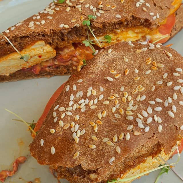 Foto do prato “Tofu Tango Sandwich”