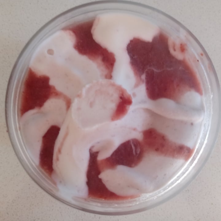 review photo of NotCo Not Icecream Strawberries & Cream shared by @ainhoagott on 16 Nov 2020 - review