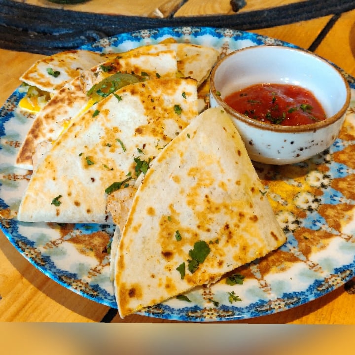 photo of Amarre Marina - Vegan food & Drinks Chick quesadillas shared by @gitaneta on  18 Mar 2022 - review