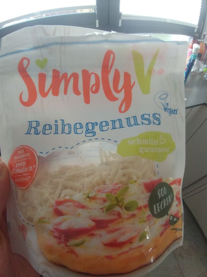 photo of Simply V Reibegenuss Plant Based Gourmet Grated shared by @laviniaseresini on  18 Feb 2020 - review