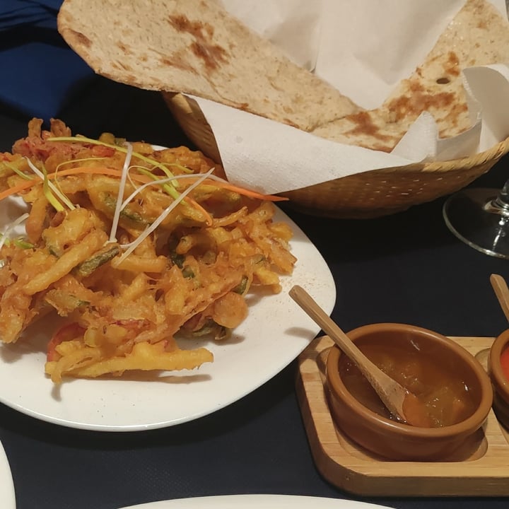 review photo of Restaurante India town Onion bhaji shared by @tropecientaspatas on 13 Mar 2022 - review