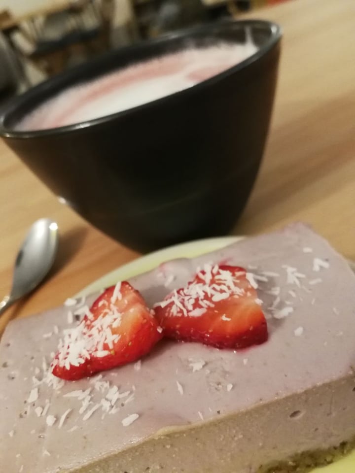 photo of Sovaga Cheesecake Cru À La Fraise shared by @bakaninnin on  07 Mar 2020 - review