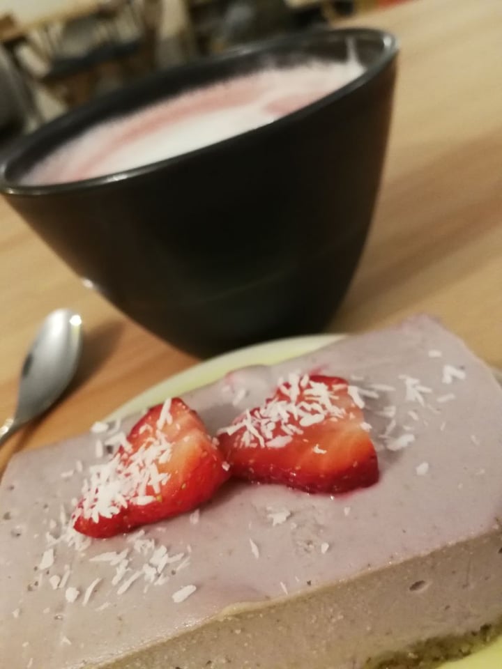 review photo of Sovaga Cheesecake Cru À La Fraise shared by @bakaninnin on 07 Mar 2020 - review