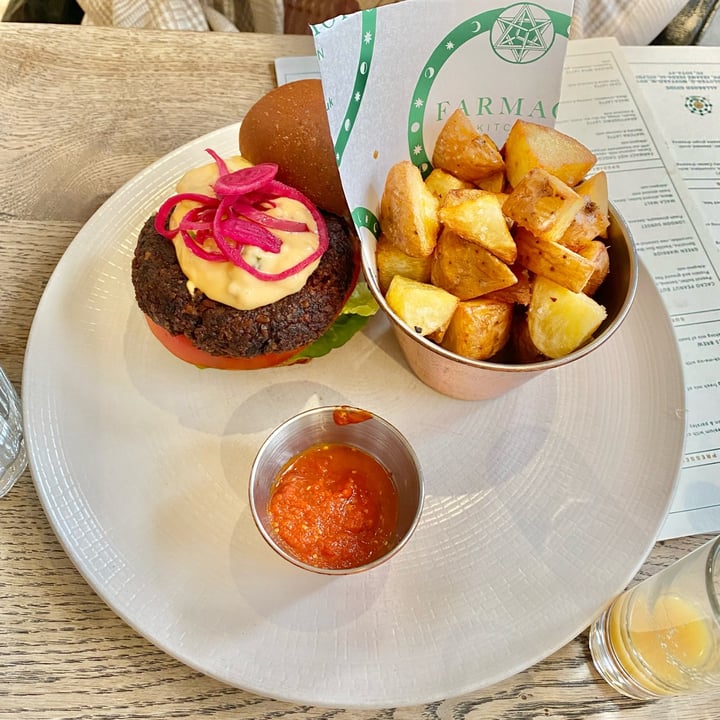 photo of Farmacy Got no beef burger shared by @immira on  18 Nov 2021 - review