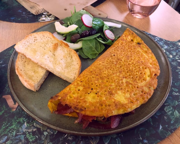 photo of Veganapati - Vegan Restaurant Omelet w/ Mushrooms, Tomatoes And Onion shared by @carlotamrosa on  28 Nov 2019 - review
