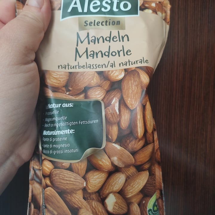 photo of Alesto Mandorle shared by @bestigrut on  03 Apr 2022 - review