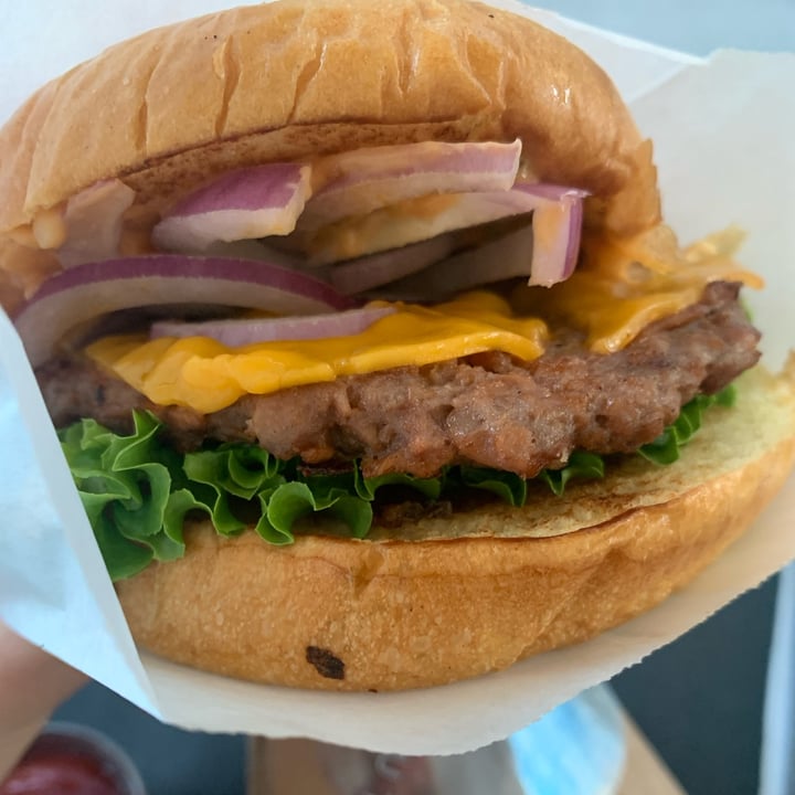 review photo of Blackout Burger Lindsay’s Beyond Cheesburger Menu shared by @margheeritin on 18 Jun 2022 - review