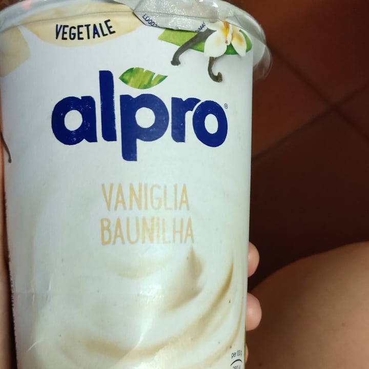 photo of Alpro Yogurt di soia alla vaniglia shared by @g1014 on  25 Jul 2022 - review
