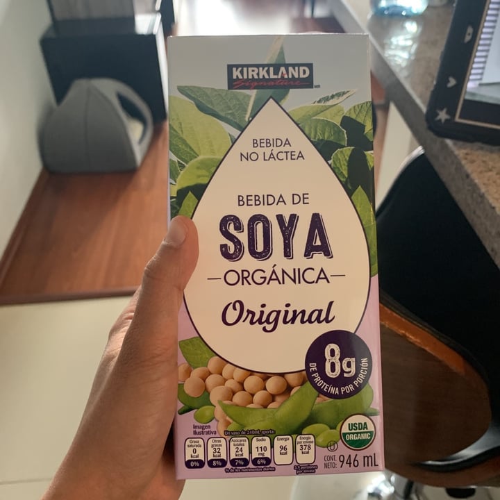 photo of Kirkland Signature Bebida de soya orgánica original shared by @fernandasierra on  11 Feb 2021 - review