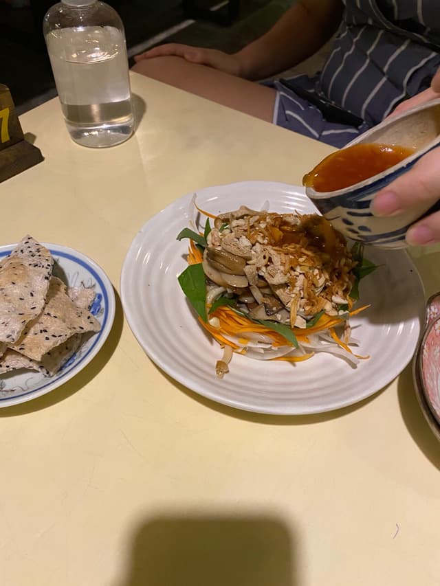 菜肴“Gọi nấm”的照片