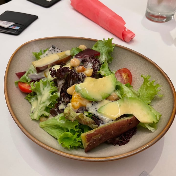 photo of SUFOOD Singapore Energized salad with Avocado and Macadamia shared by @applepancakes on  21 Jul 2021 - review