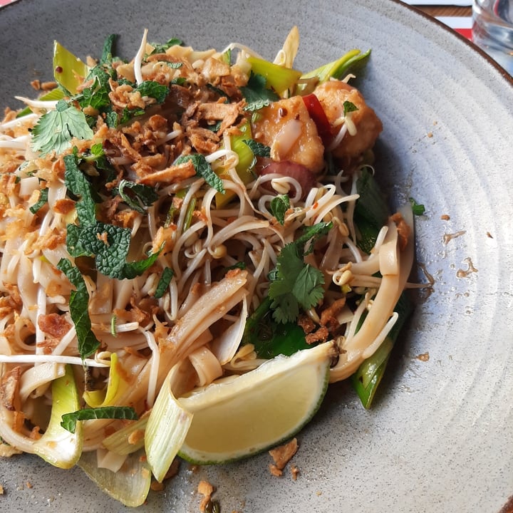 photo of Wagamama Pad Thai shared by @maryquitecontrary on  01 Mar 2021 - review
