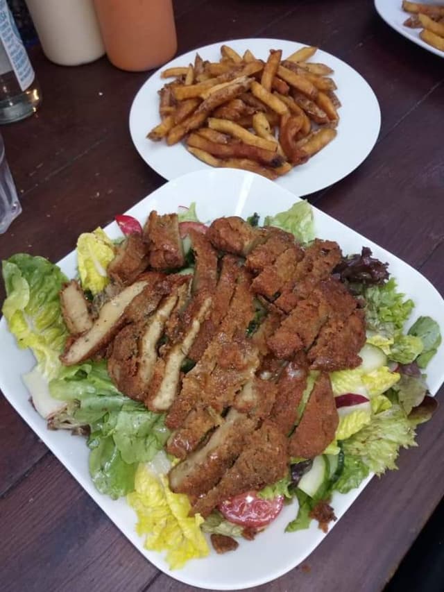 「No chicken strips.」の料理の写真