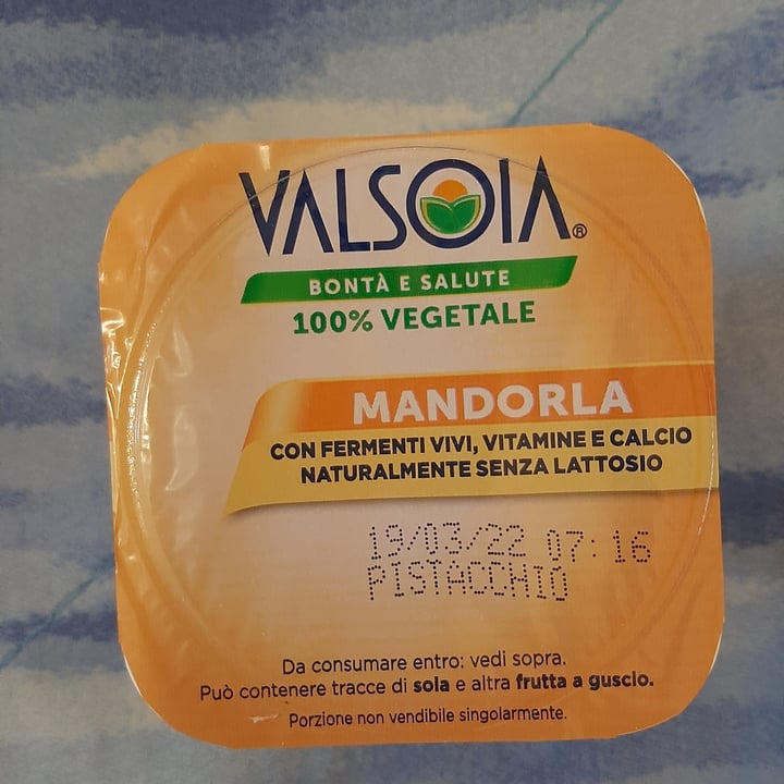 review photo of Valsoia Pistacchio Mandorla shared by @saracacciatore on 24 Apr 2022 - review